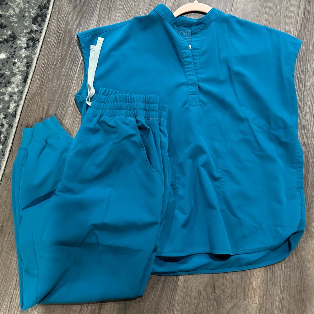 Figs teal blue scrub set